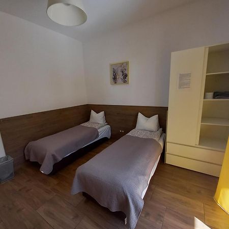 ורשה Geodezyjna'70 Cozy Rooms P1 מראה חיצוני תמונה