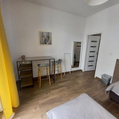 ורשה Geodezyjna'70 Cozy Rooms P1 מראה חיצוני תמונה