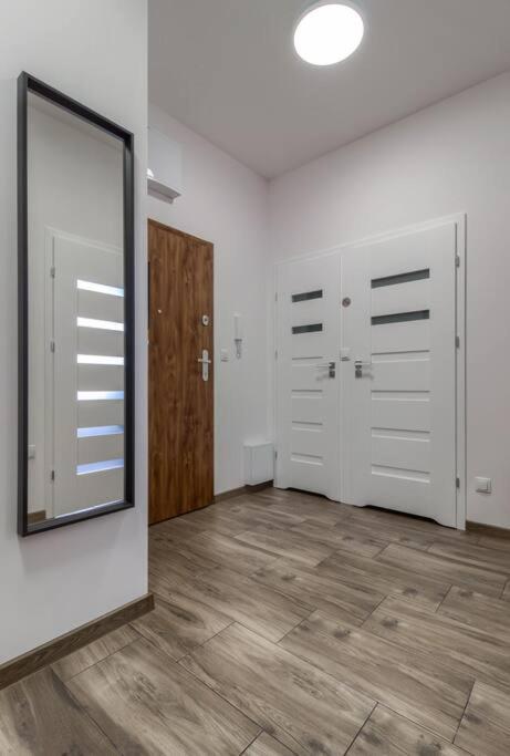 ורשה Geodezyjna'70 Cozy Rooms P1 מראה חיצוני תמונה